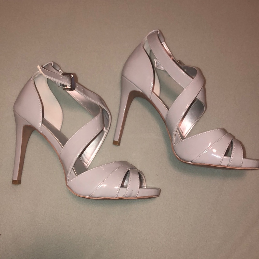 5 inch pumps NEVER WORN